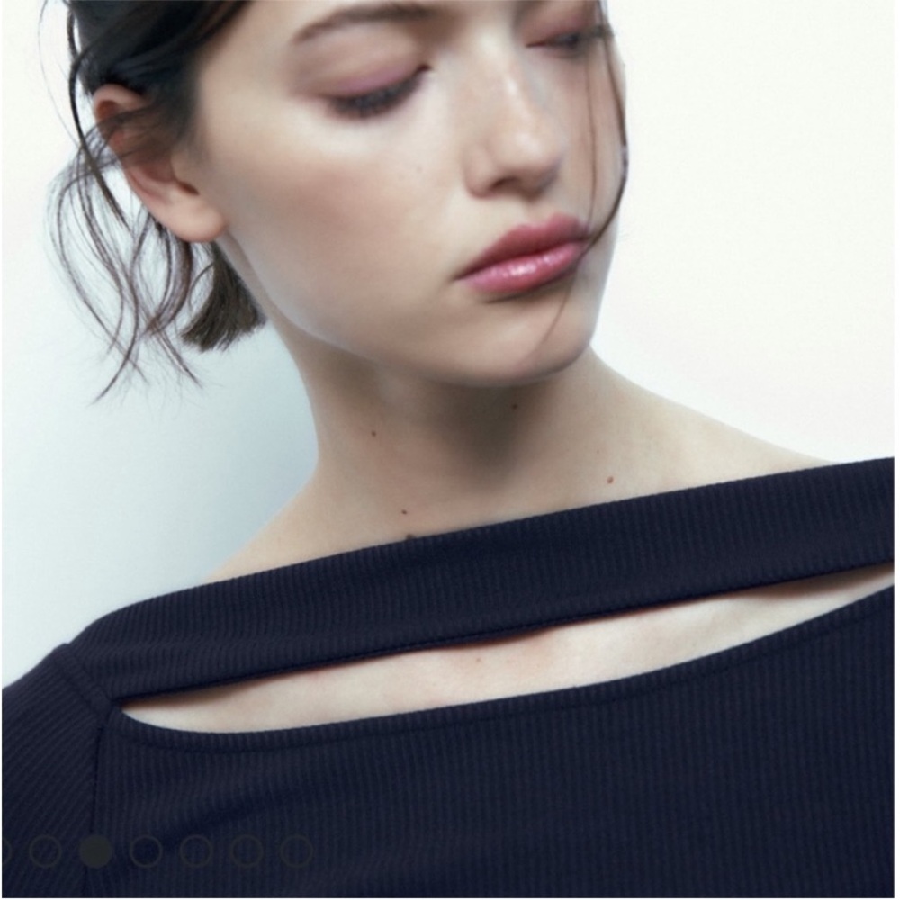 🟣FIRM PRICE🟣 Zara RIBBED TOP WITH COLD SHOULDER sweater